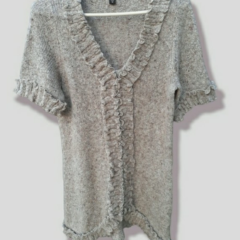 Womens fever brand sz Med Long tan confetti color knit sweater